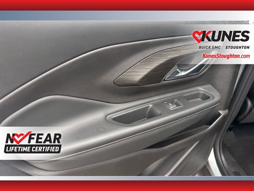 Used 2024 GMC Terrain SLT image 32