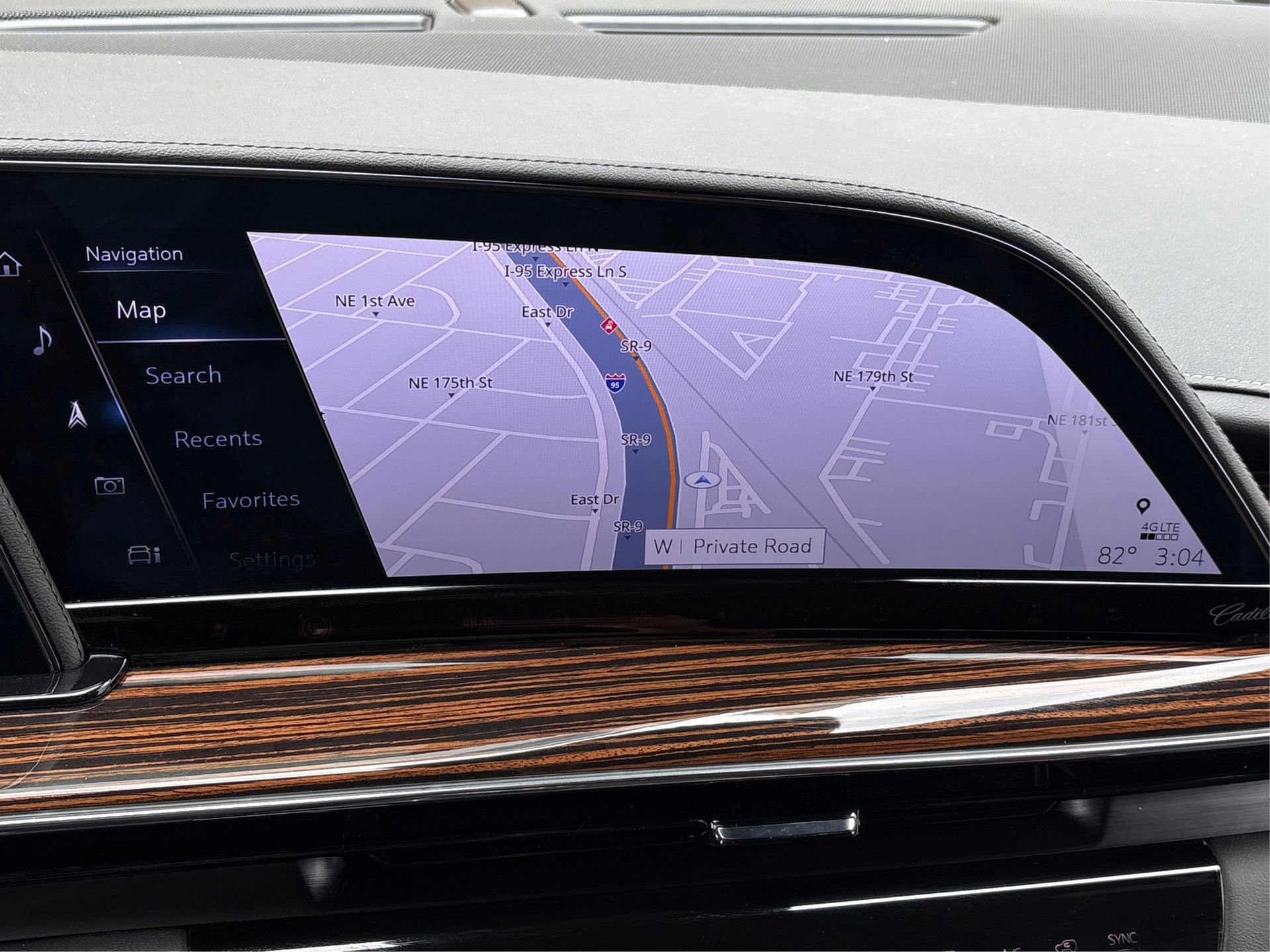 Used 2023 Cadillac Escalade Premium Luxury image 23