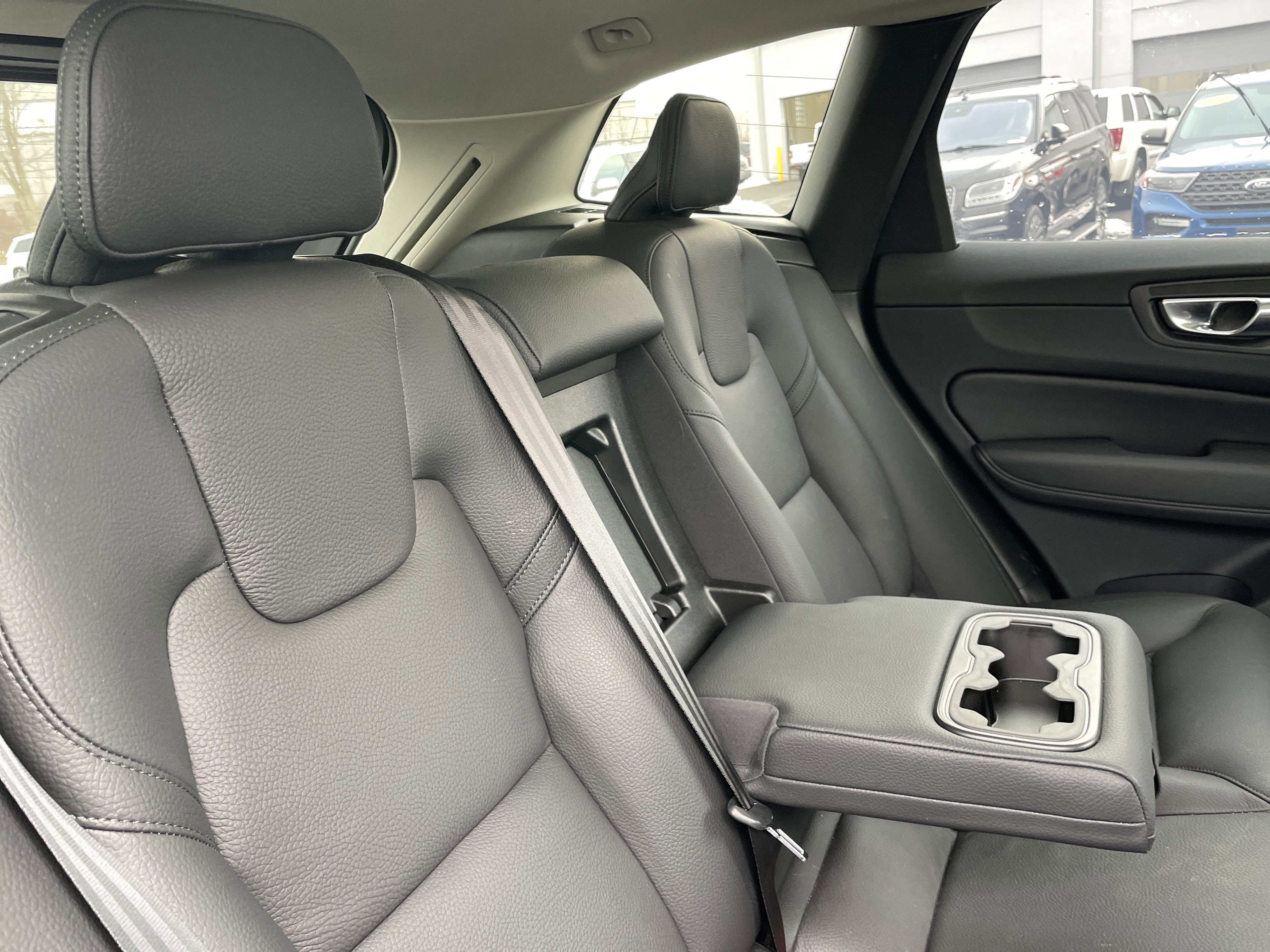 Used 2025 Volvo XC60 B5 Plus image 20