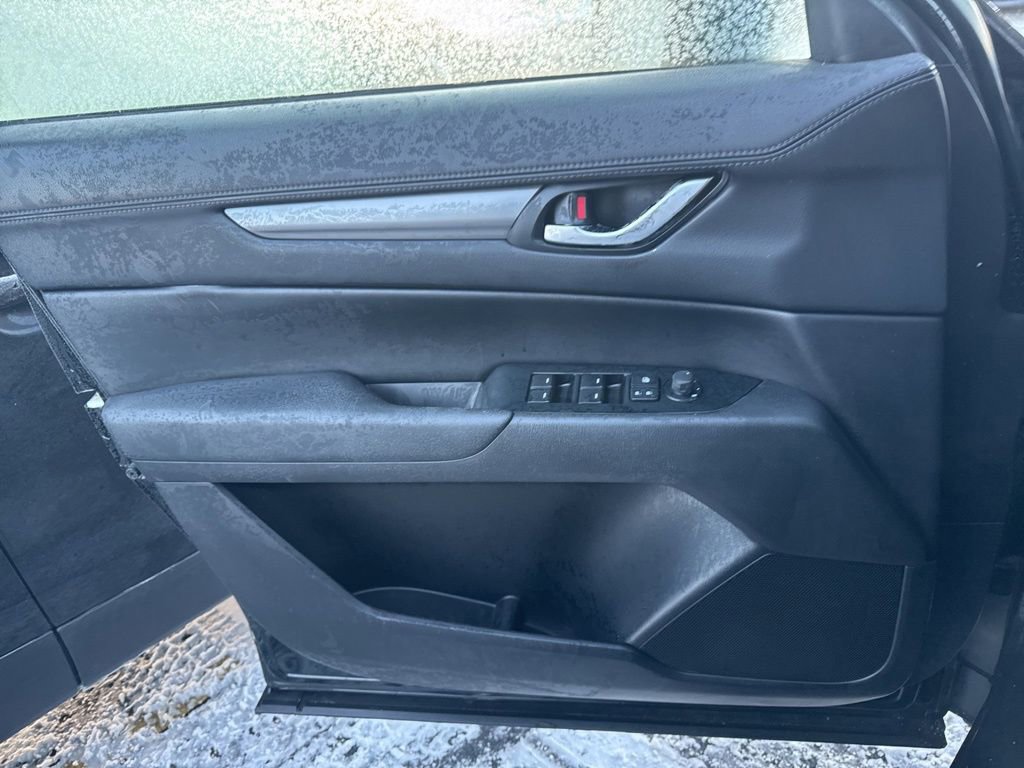 Used 2018 MAZDA CX-5 Touring image 9