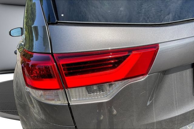 Used 2018 Toyota Highlander Limited Platinum AWD/4WD image 25