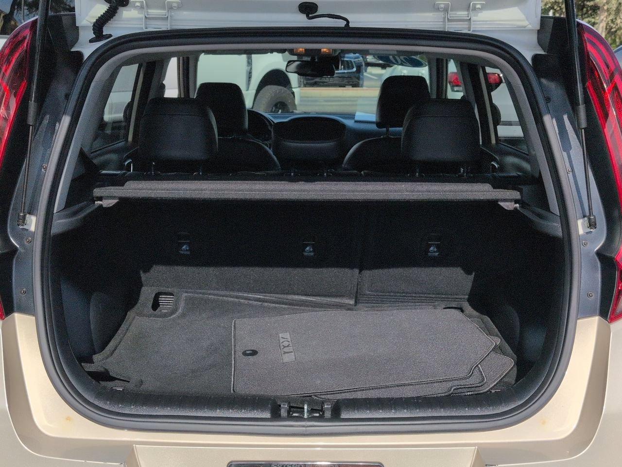 Used 2020 Kia Soul EX w/ Option Group 015 FWD image 12