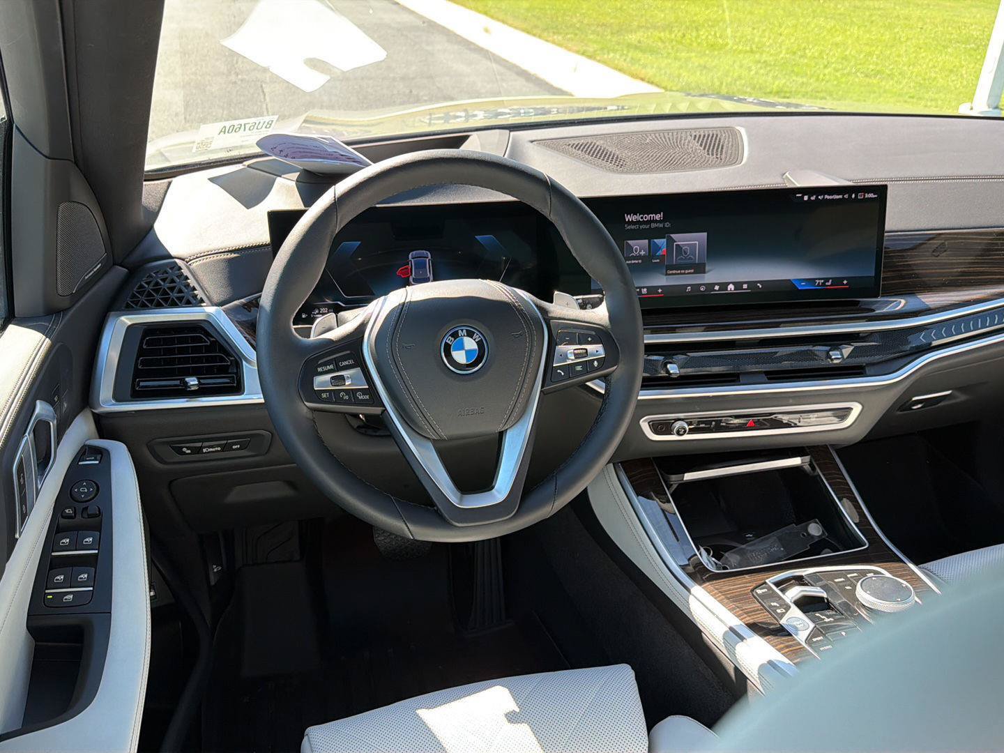 Used 2024 BMW X5 xDrive50e w/ Premium Package AWD/4WD image 18