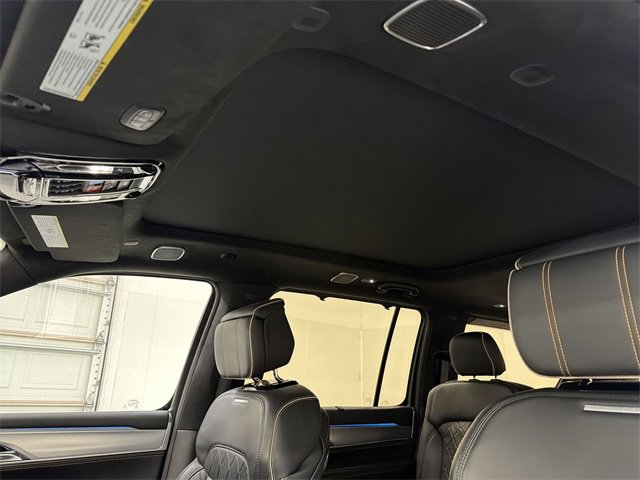 Used 2022 Jeep Grand Wagoneer Series III image 25