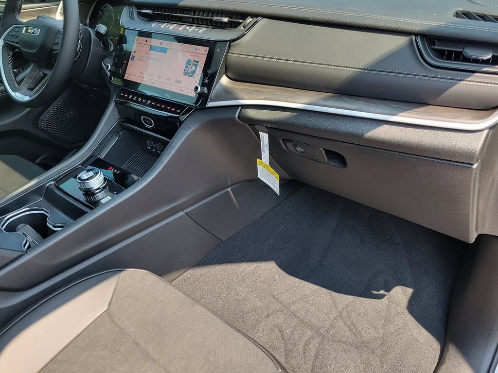 New 2026 Jeep Grand Cherokee Altitude RWD image 40