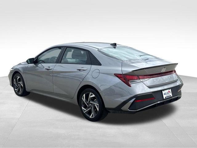 Certified 2025 Hyundai Elantra Sport FWD image 7