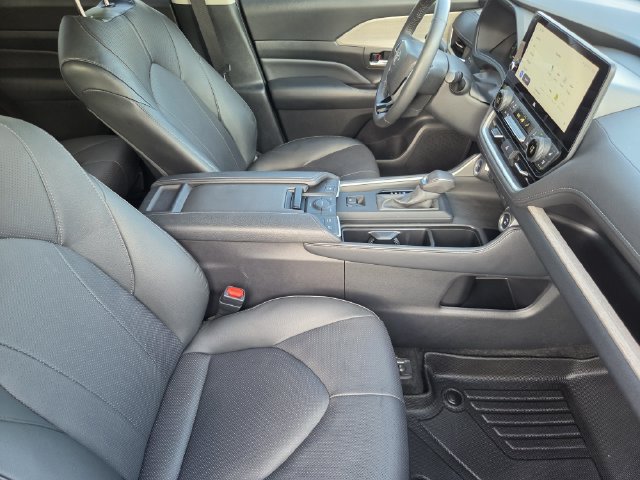 Certified 2024 Toyota Grand Highlander AWD Hybrid image 12