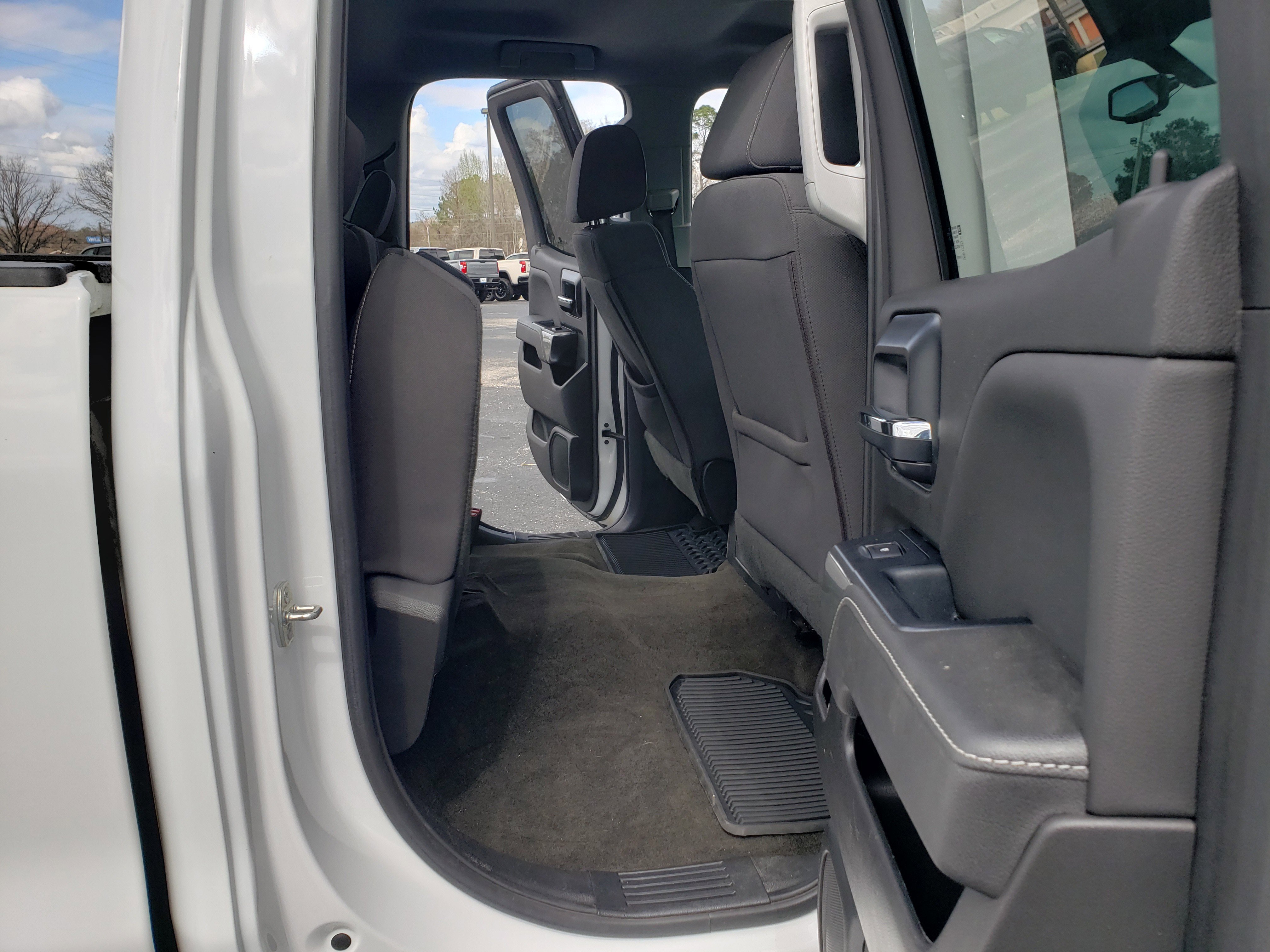 Used 2018 Chevrolet Silverado 1500 LT image 22