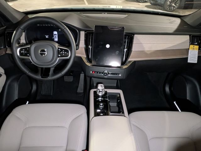 New 2026 Volvo XC90 B6 Plus w/ Protection Package Premier image 24