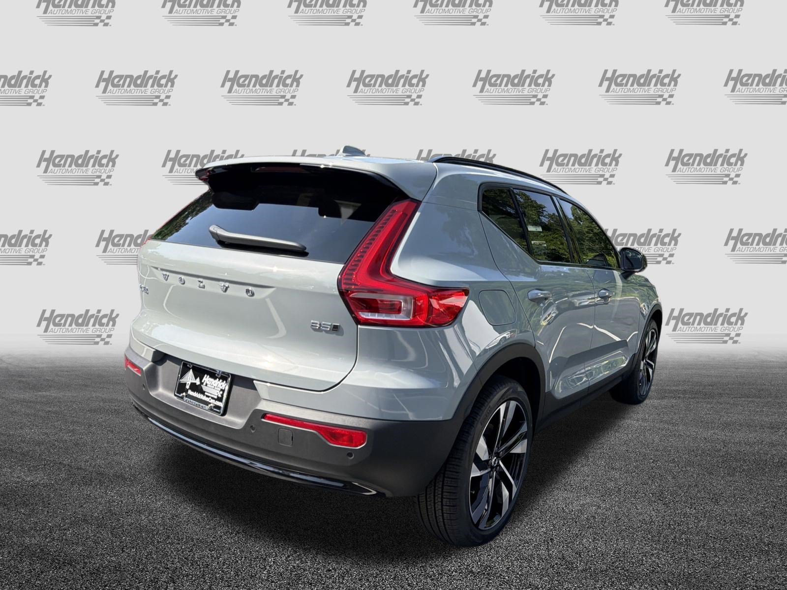 New 2026 Volvo XC40 B5 Ultra w/ Protection Package Premier AWD/4WD image 9