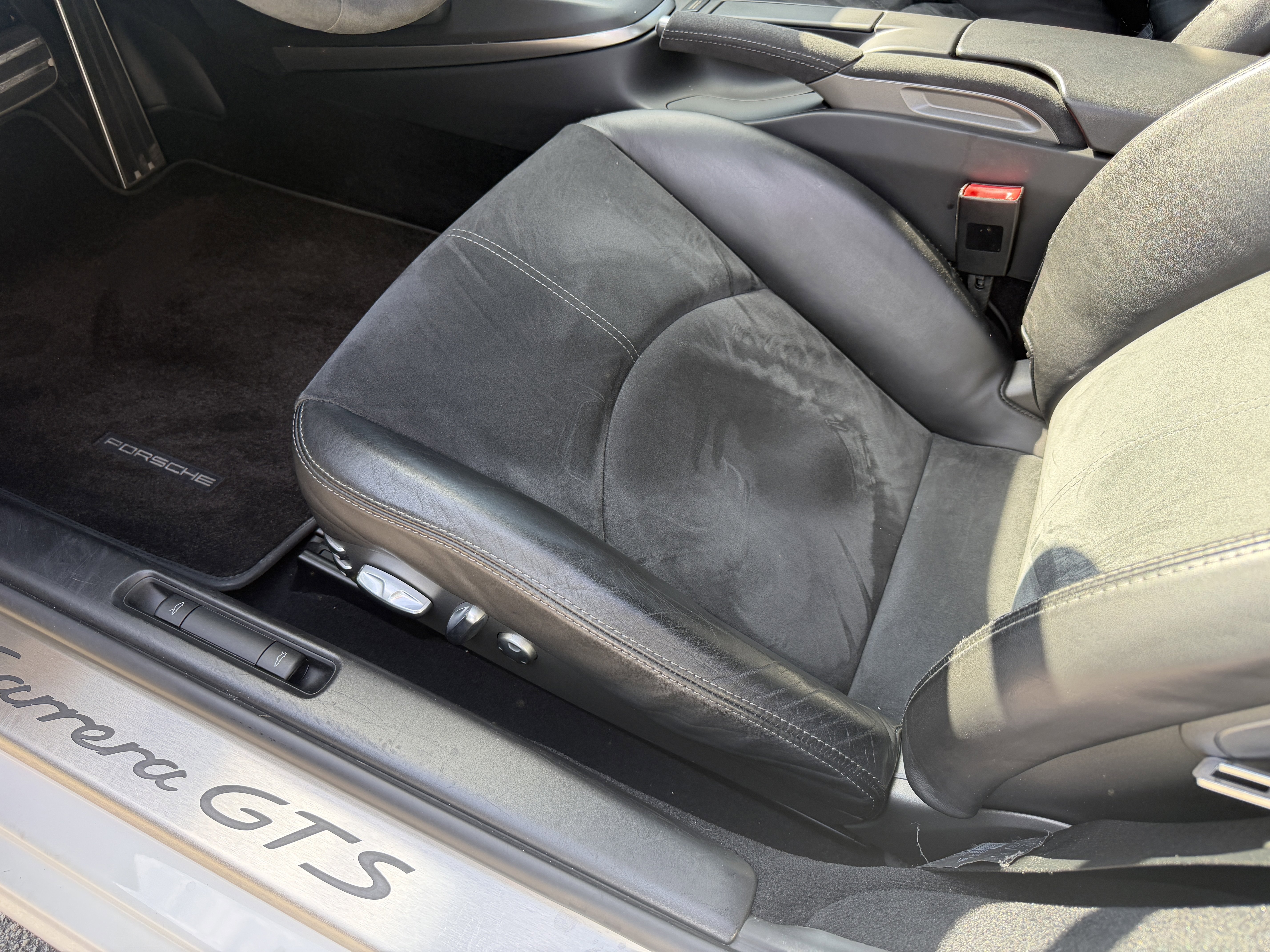 Used 2012 Porsche 911 Carrera GTS image 18