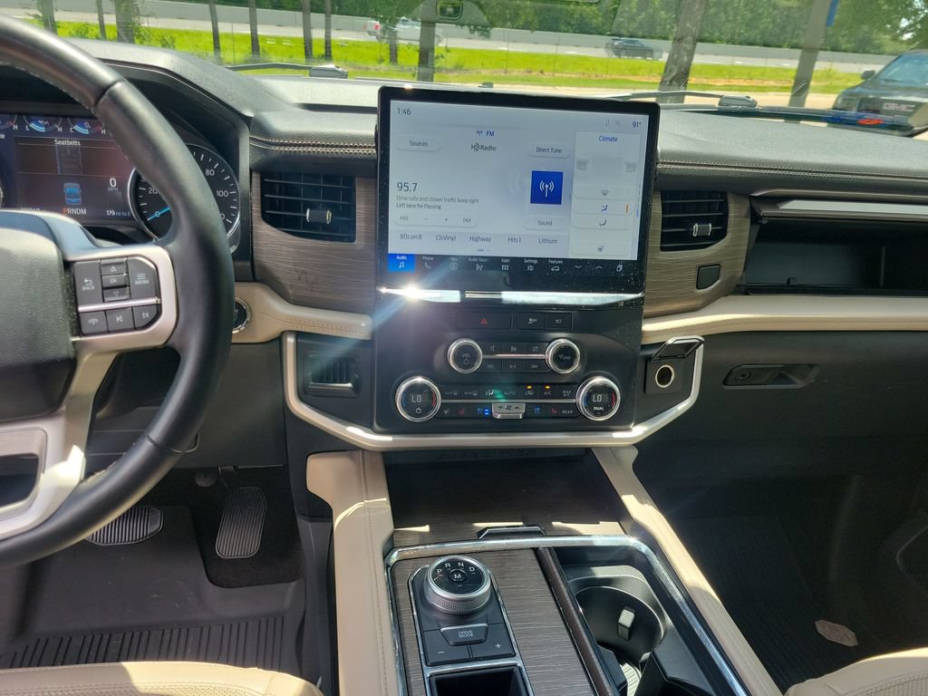 Used 2022 Ford Expedition Limited RWD image 25