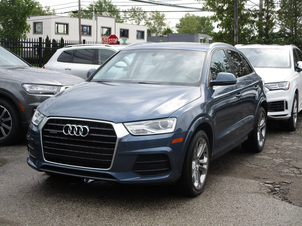 Used 2016 Audi Q3 2.0T Premium Plus w/ Technology Package AWD/4WD image 4