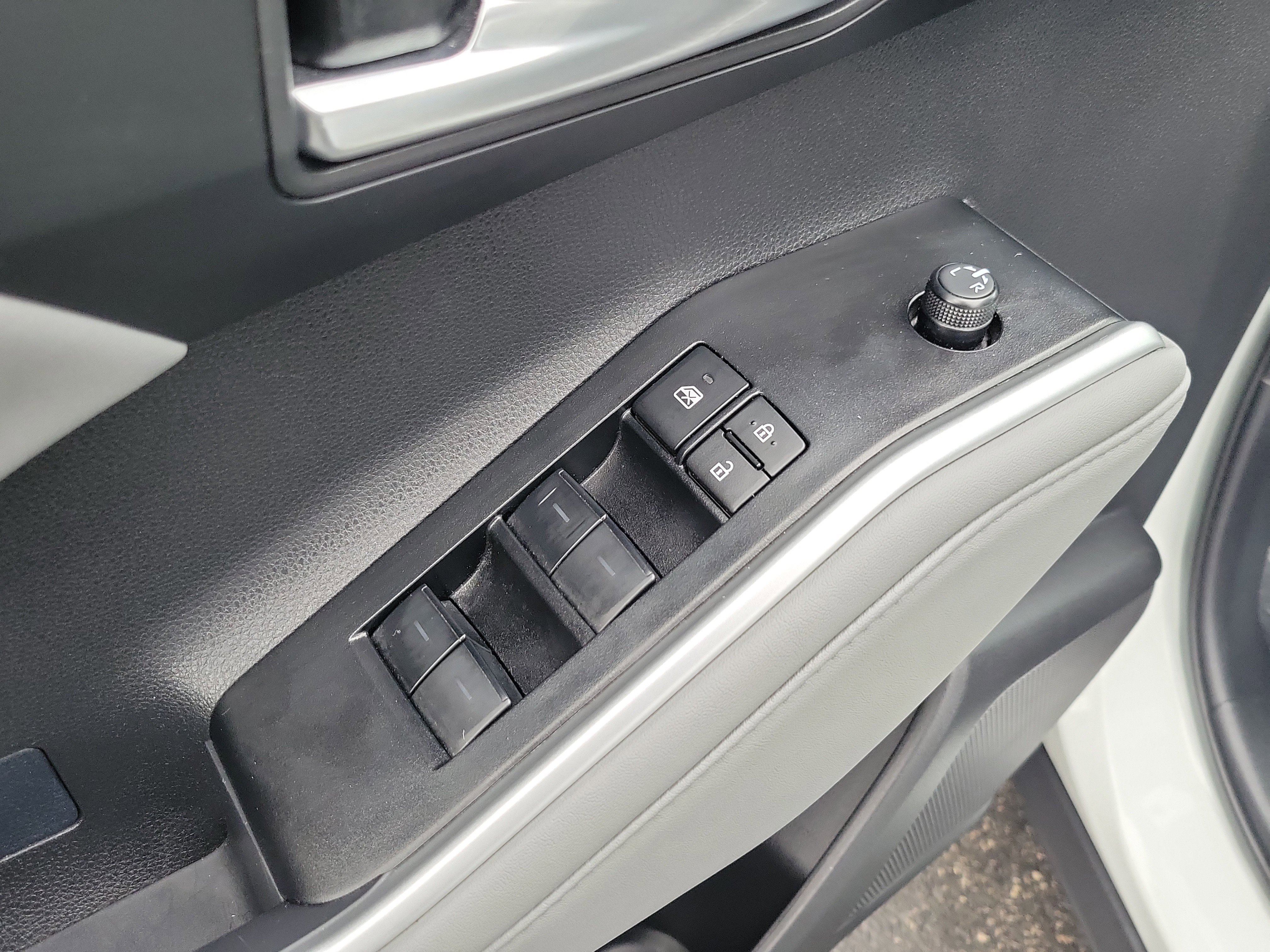 Certified 2025 Toyota Highlander XLE image 23