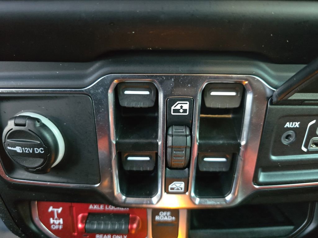 Used 2023 Jeep Gladiator Mojave w/ Trailer Tow Package image 29