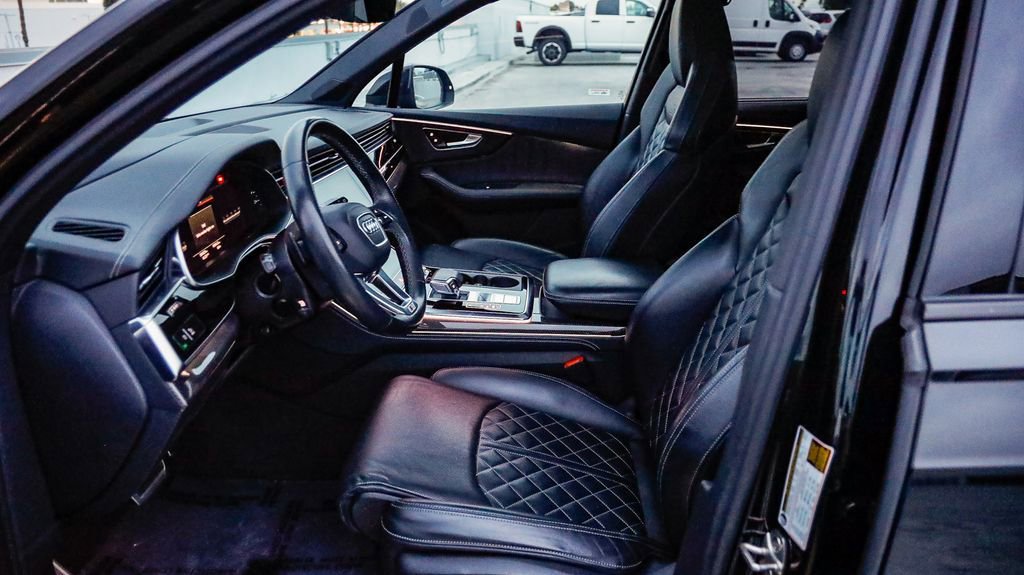 Used 2023 Audi SQ7 Prestige w/ Prestige Package AWD/4WD image 22