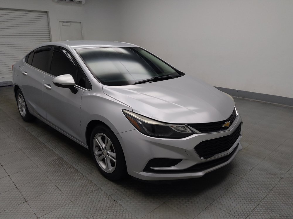 Used 2018 Chevrolet Cruze LT FWD image 11