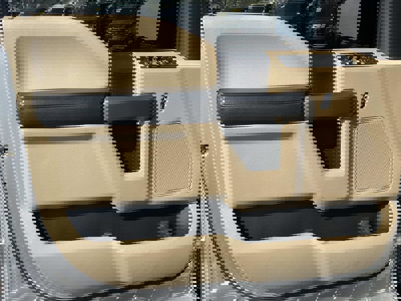 Used 2015 Ford F150 XLT image 14