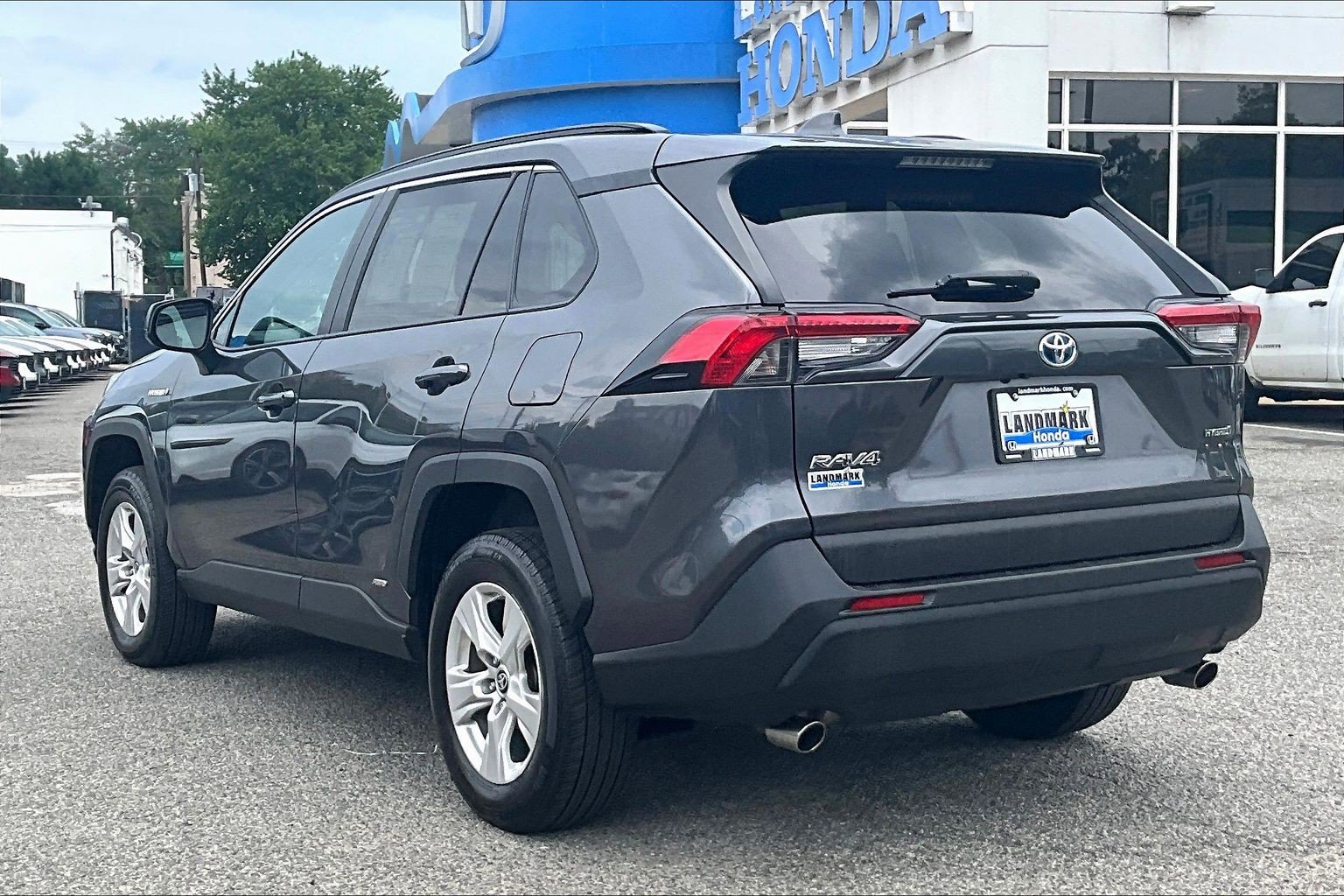 Used 2021 Toyota RAV4 LE AWD/4WD image 12