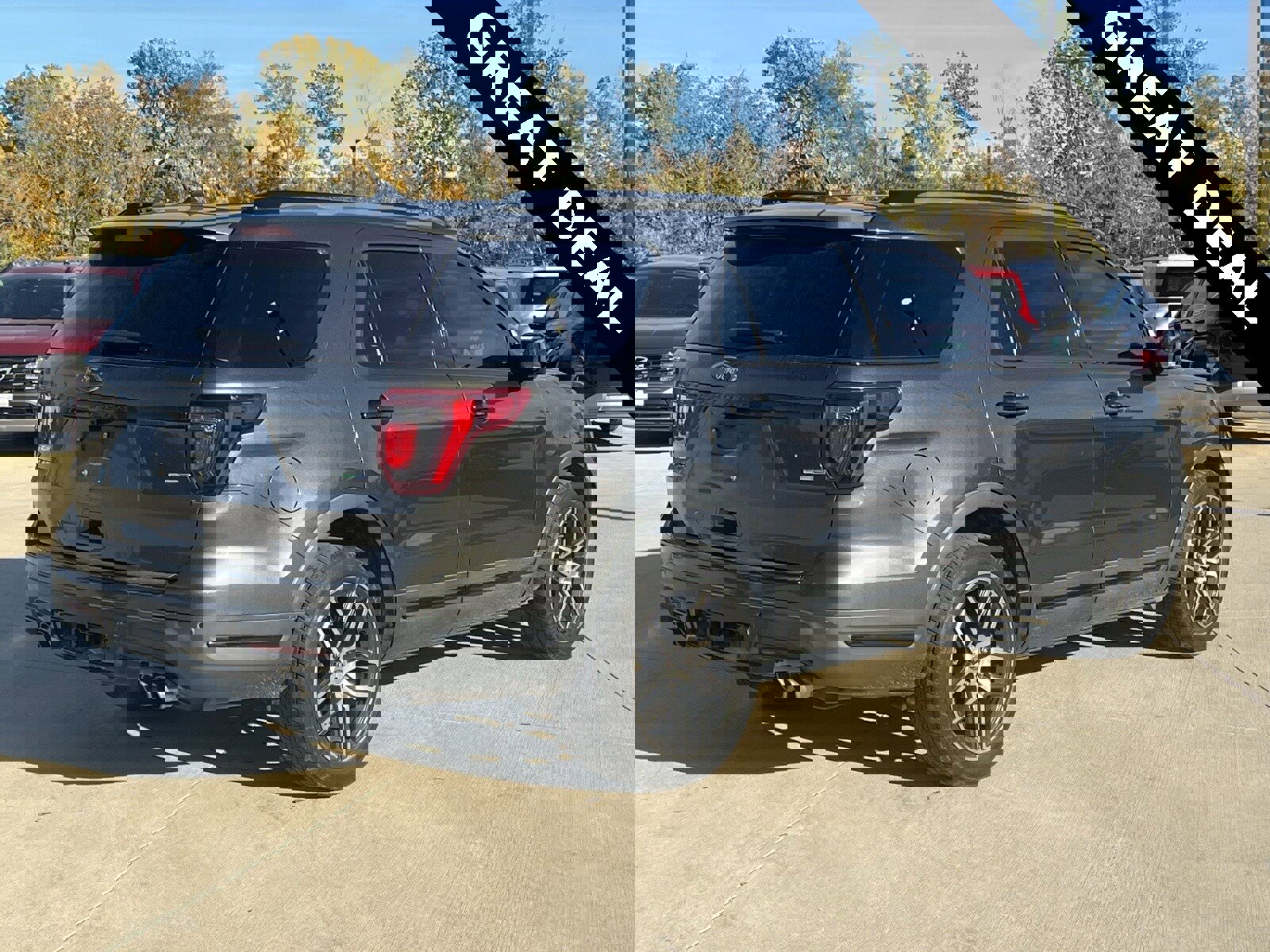 Used 2018 Ford Explorer Sport image 12