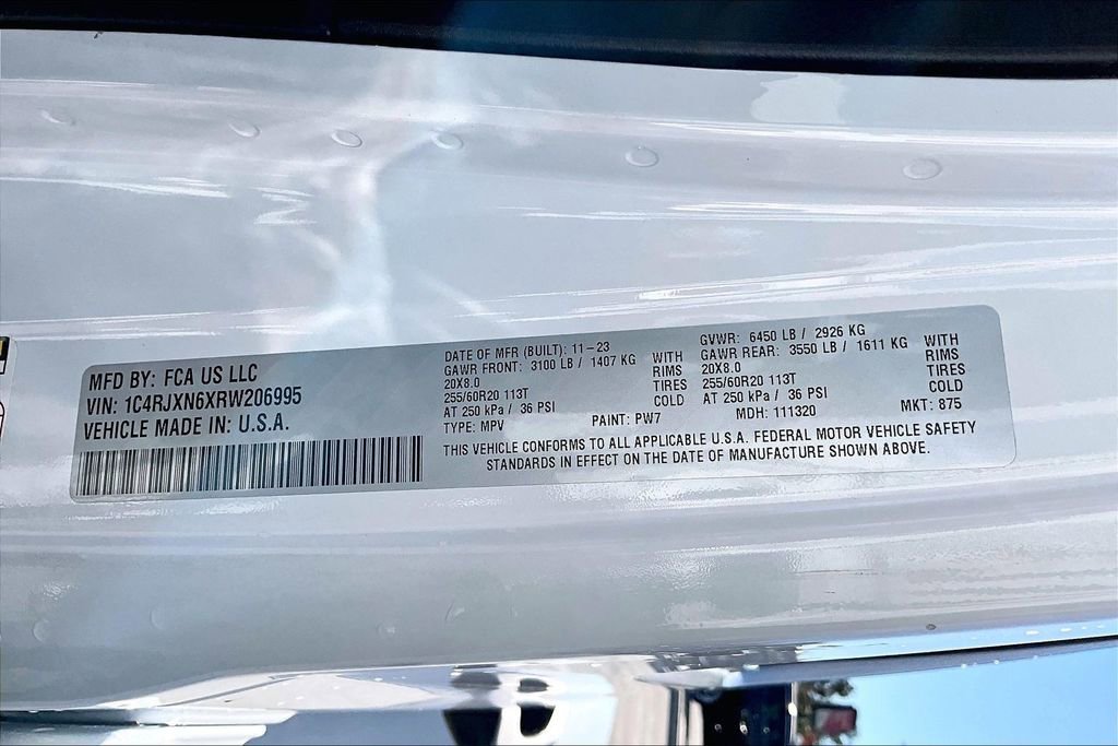 Used 2024 Jeep Wrangler Unlimited image 32