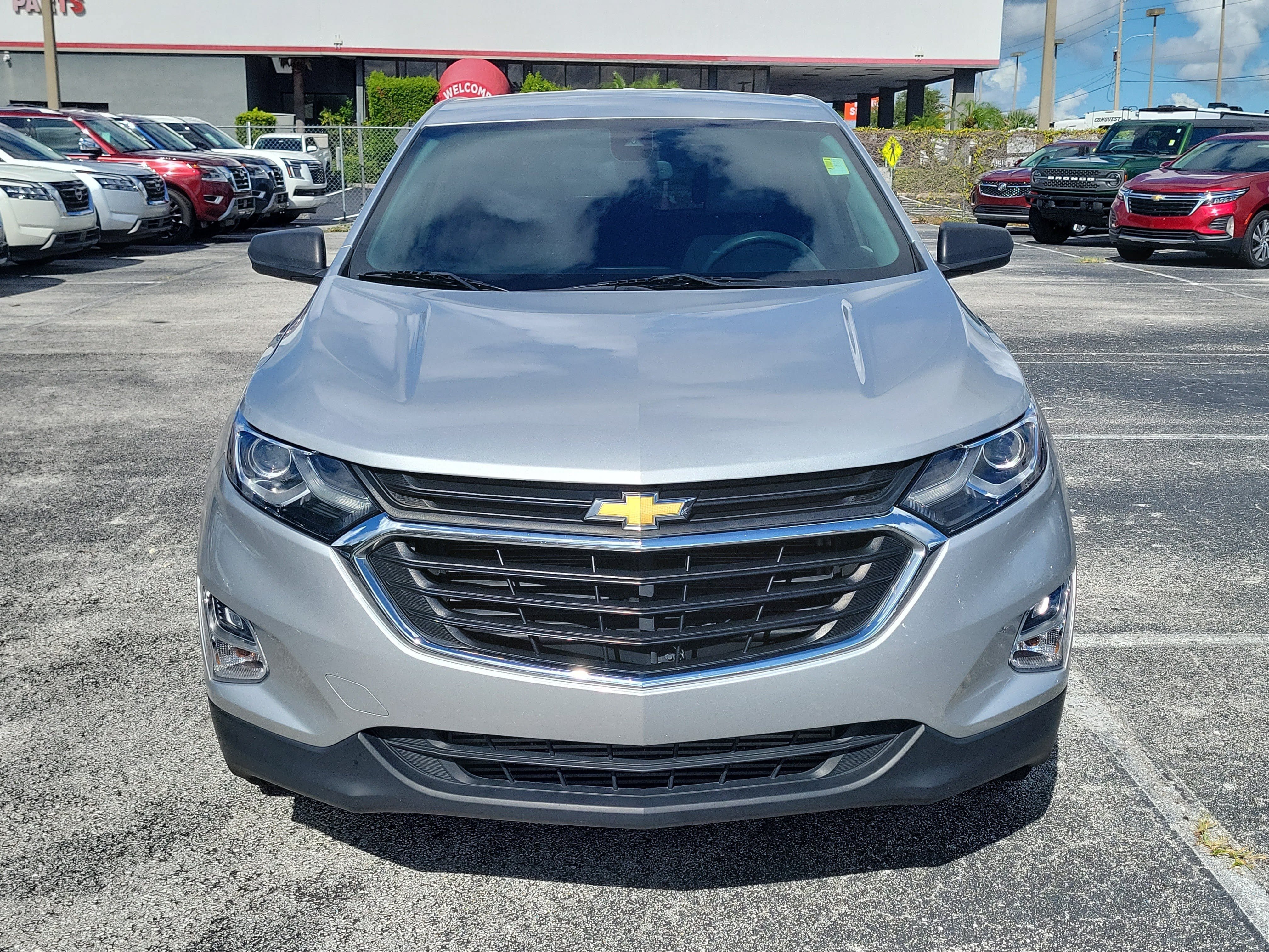 Used 2021 Chevrolet Equinox LS FWD image 2