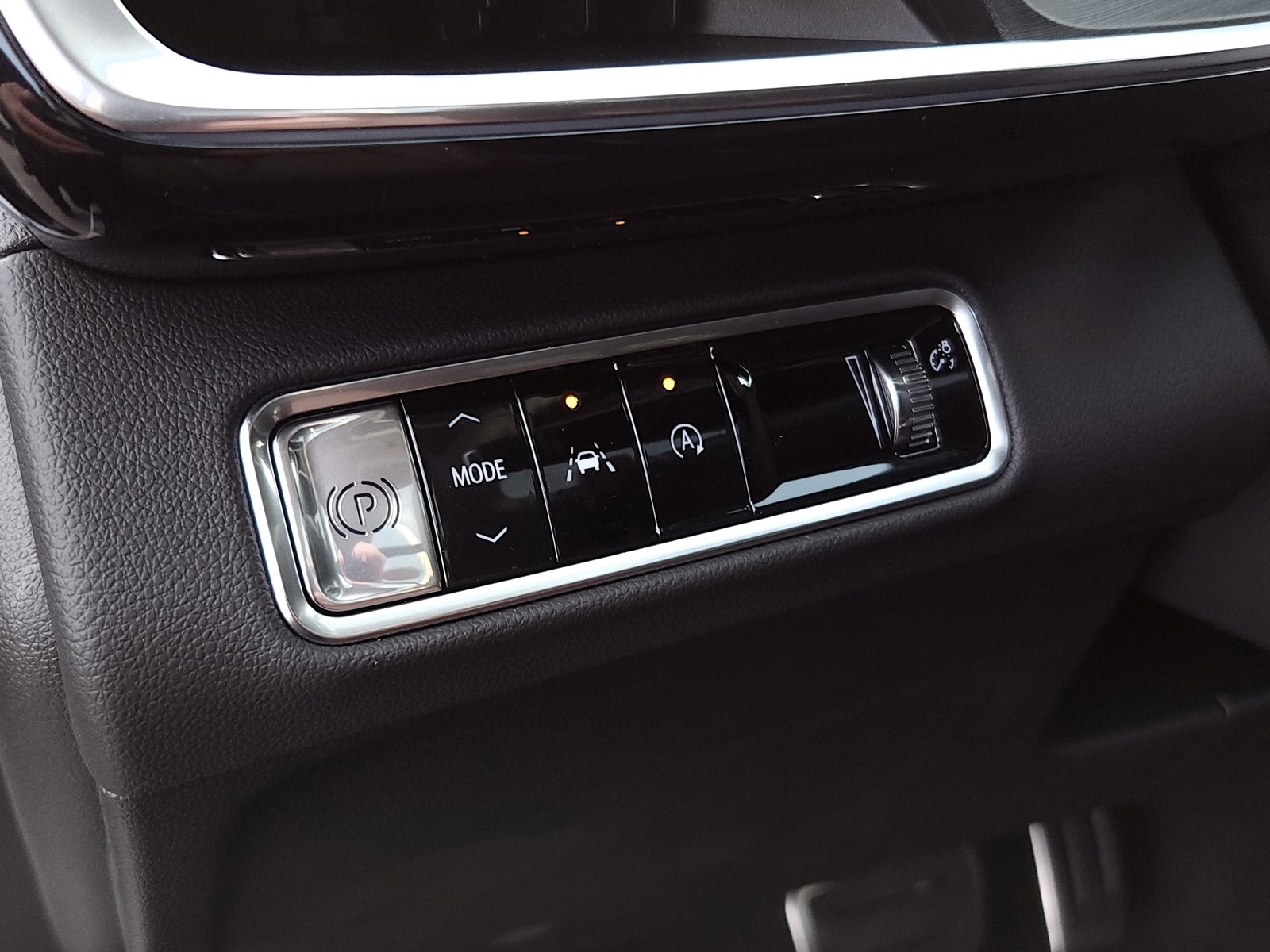 New 2025 Buick Envision Sport Touring image 29