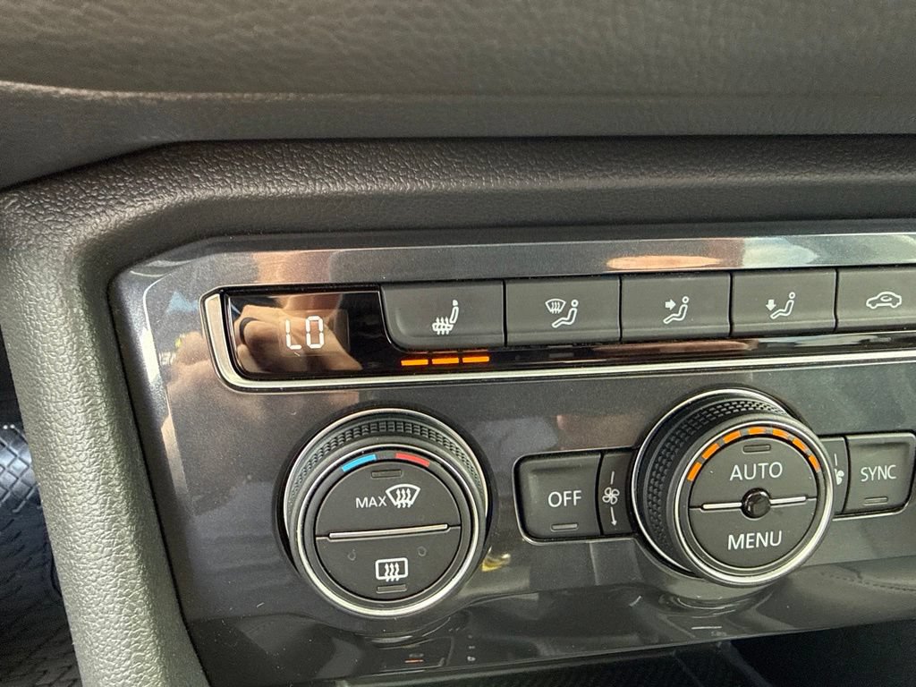 Used 2020 Volkswagen Tiguan SE AWD/4WD image 22