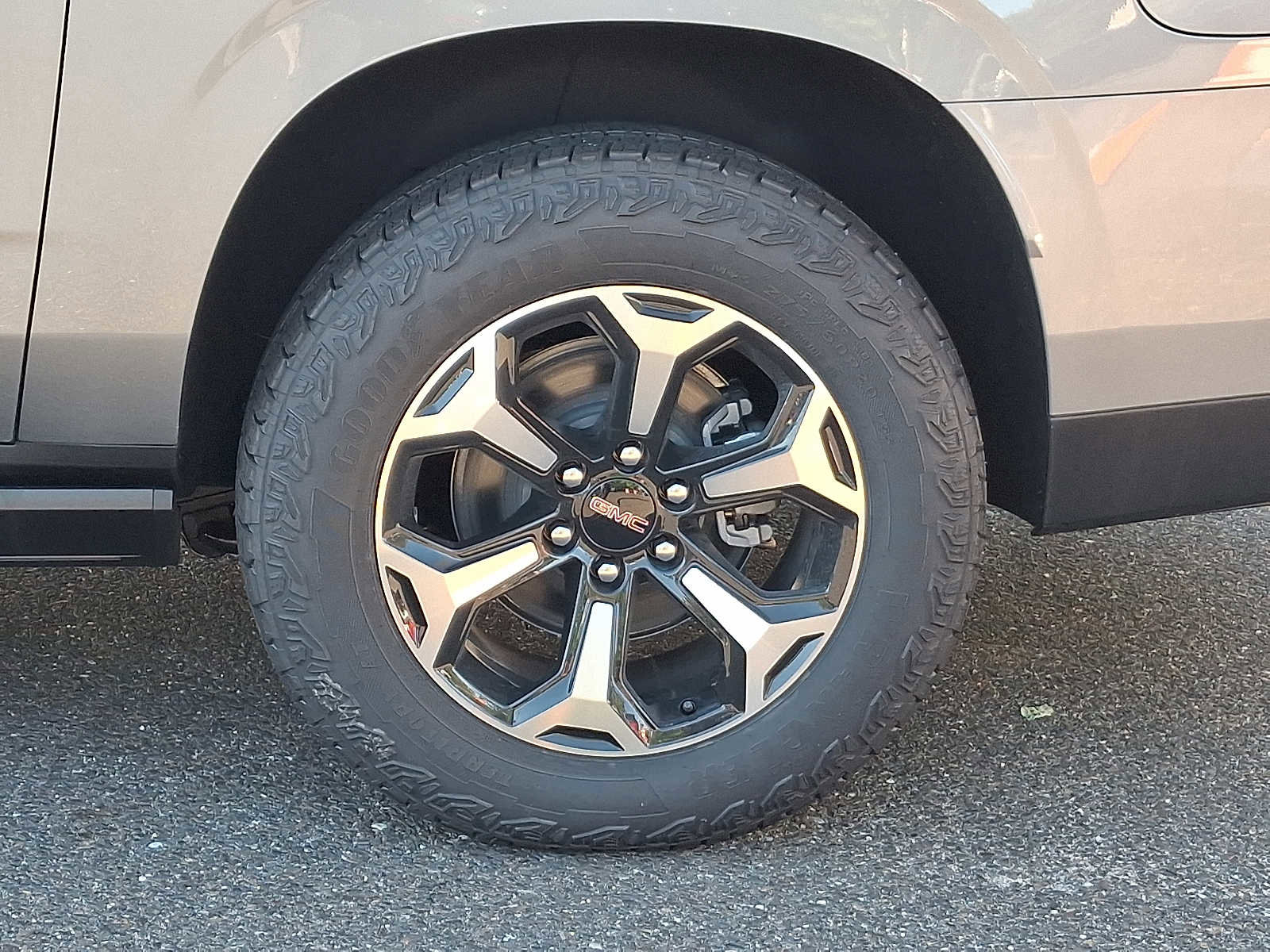 New 2026 GMC Yukon XL AT4 w/ AT4 Premium Plus Package image 5