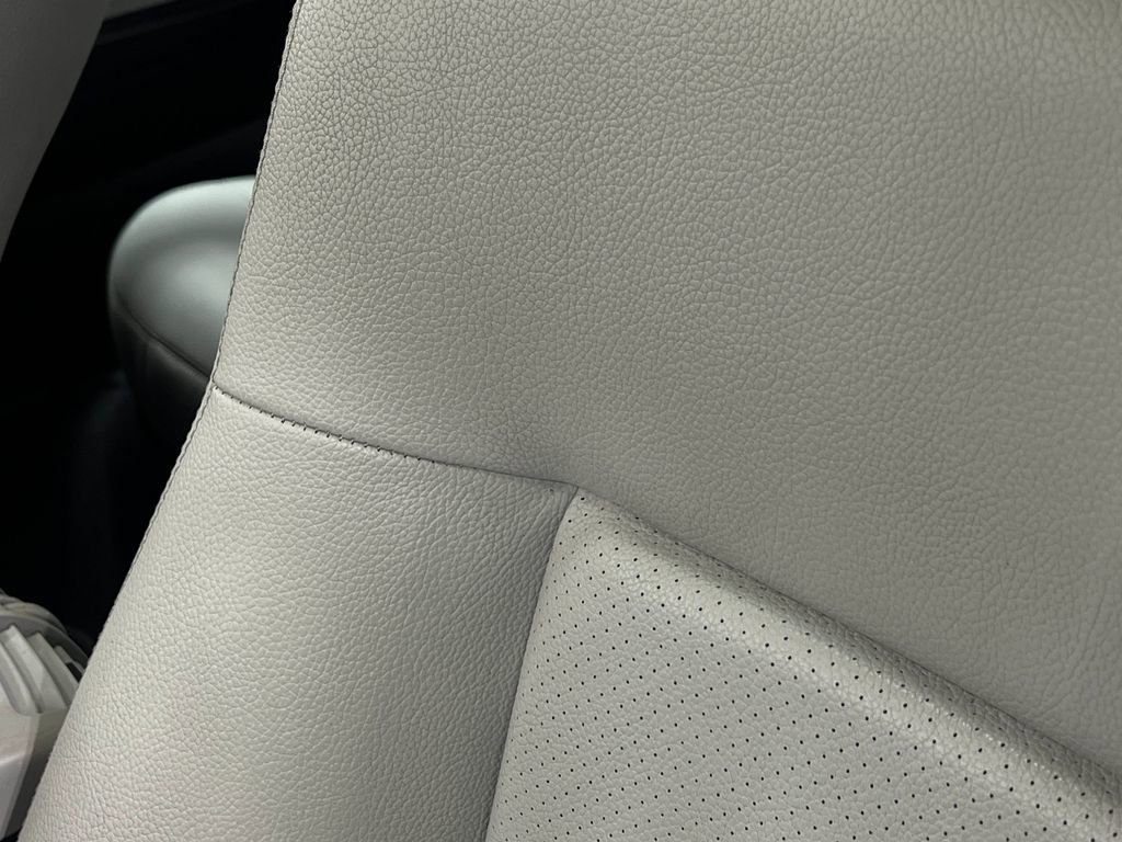 Used 2013 Mercedes-Benz E 350 4MATIC Sedan image 18