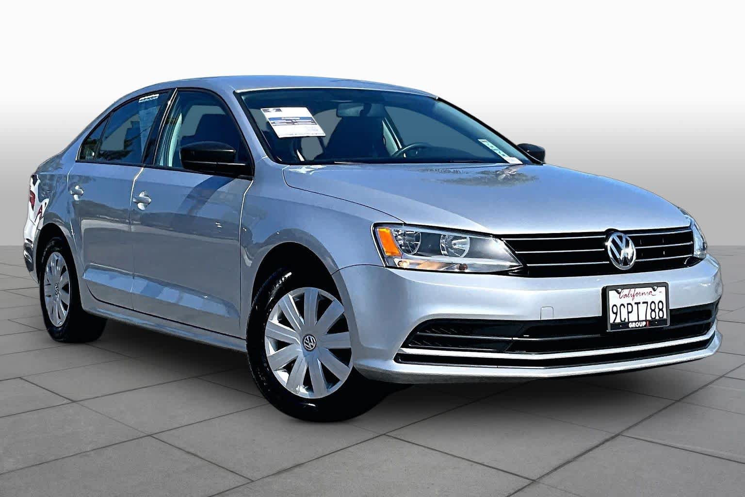 Used 2016 Volkswagen Jetta S FWD image 2