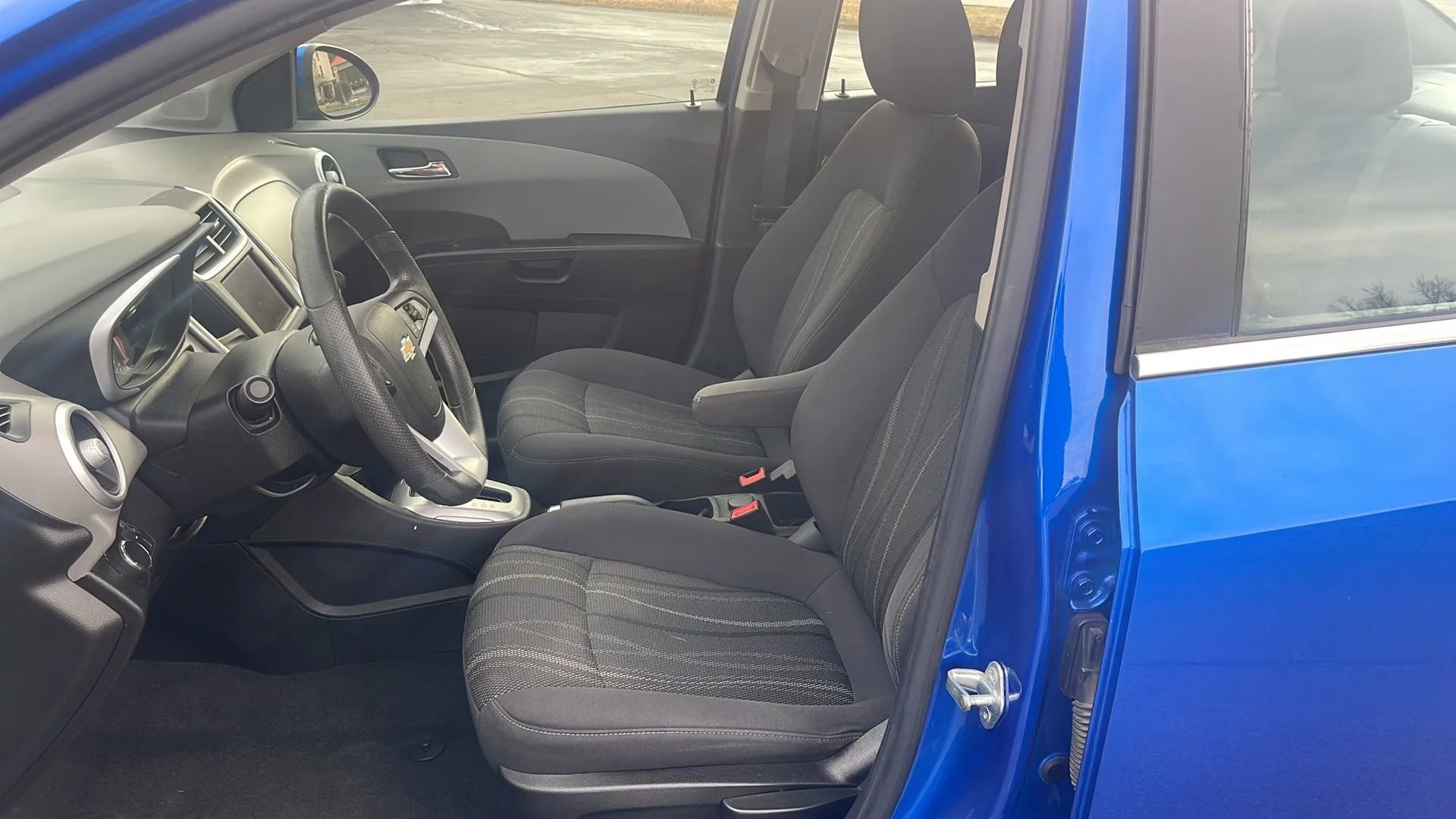 Used 2020 Chevrolet Sonic LT image 16