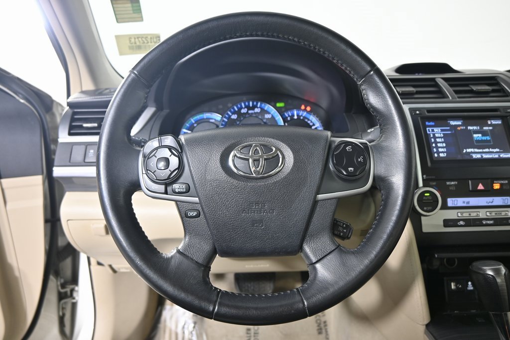 Used 2014 Toyota Camry LE image 32