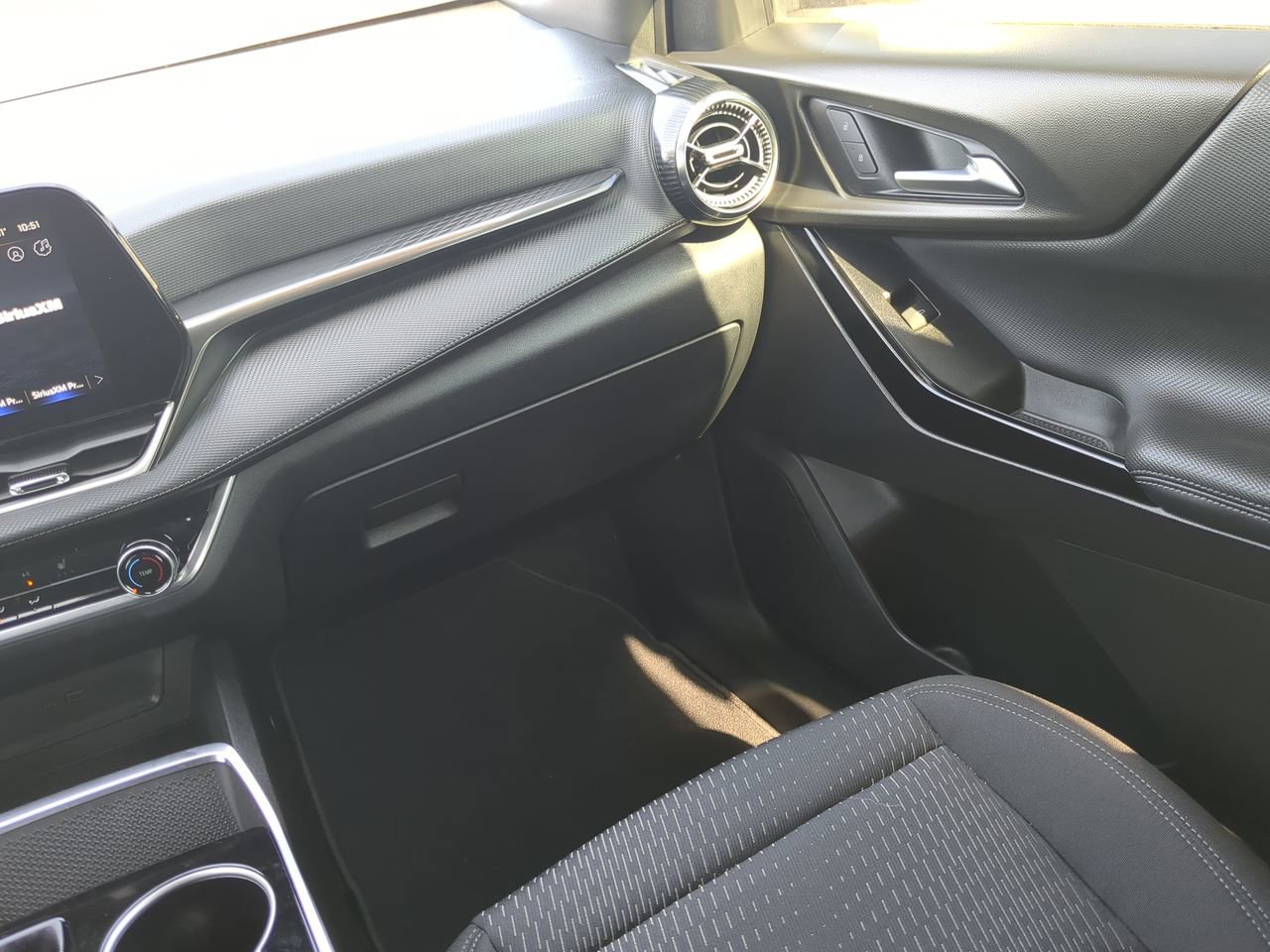 Certified 2025 Chevrolet Equinox LT w/ Safety and Technology Package image 17
