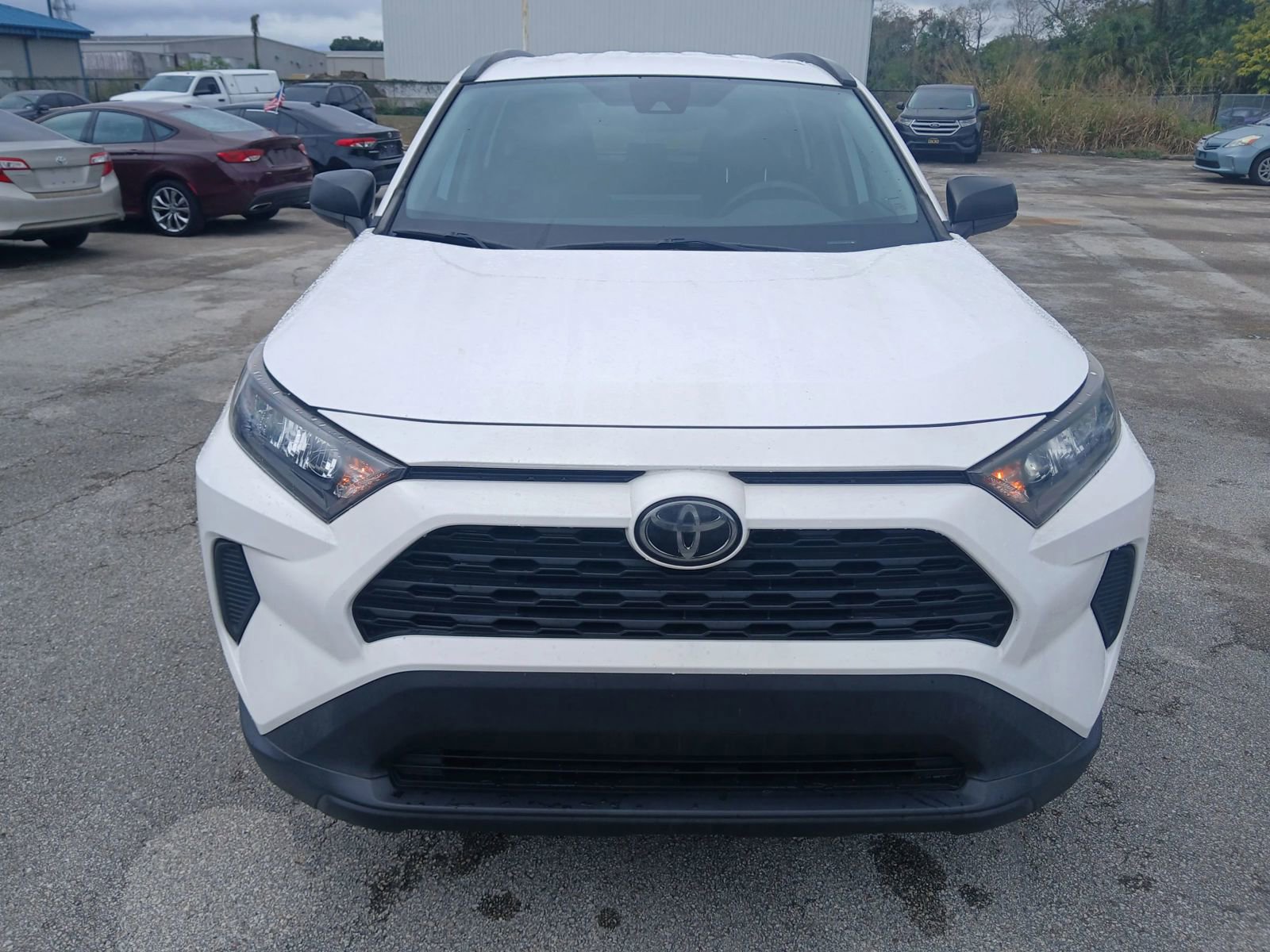 Used 2020 Toyota RAV4 LE image 3