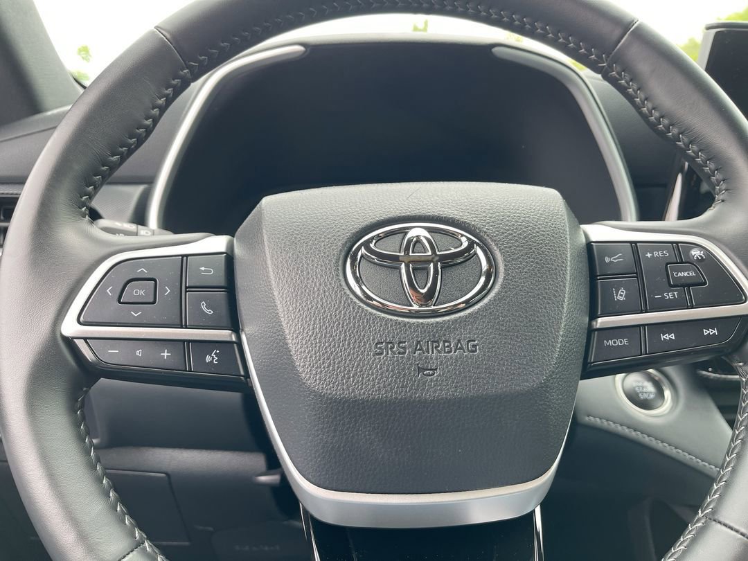 Used 2025 Toyota Highlander XSE AWD/4WD image 7