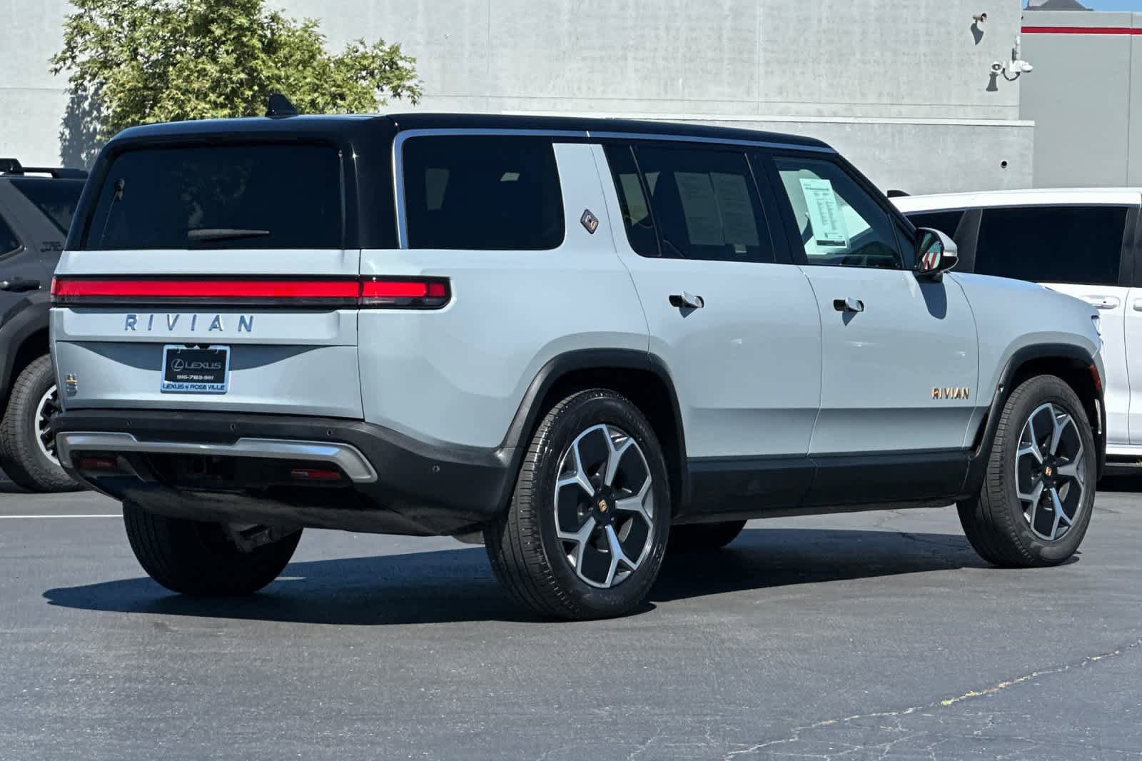 Used 2023 Rivian R1S Adventure AWD/4WD image 2