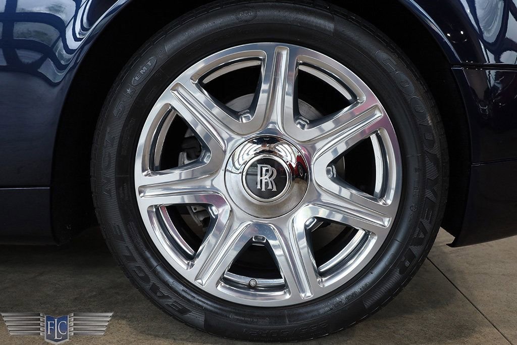 Used 2013 Rolls-Royce Phantom Drophead Coupe image 38