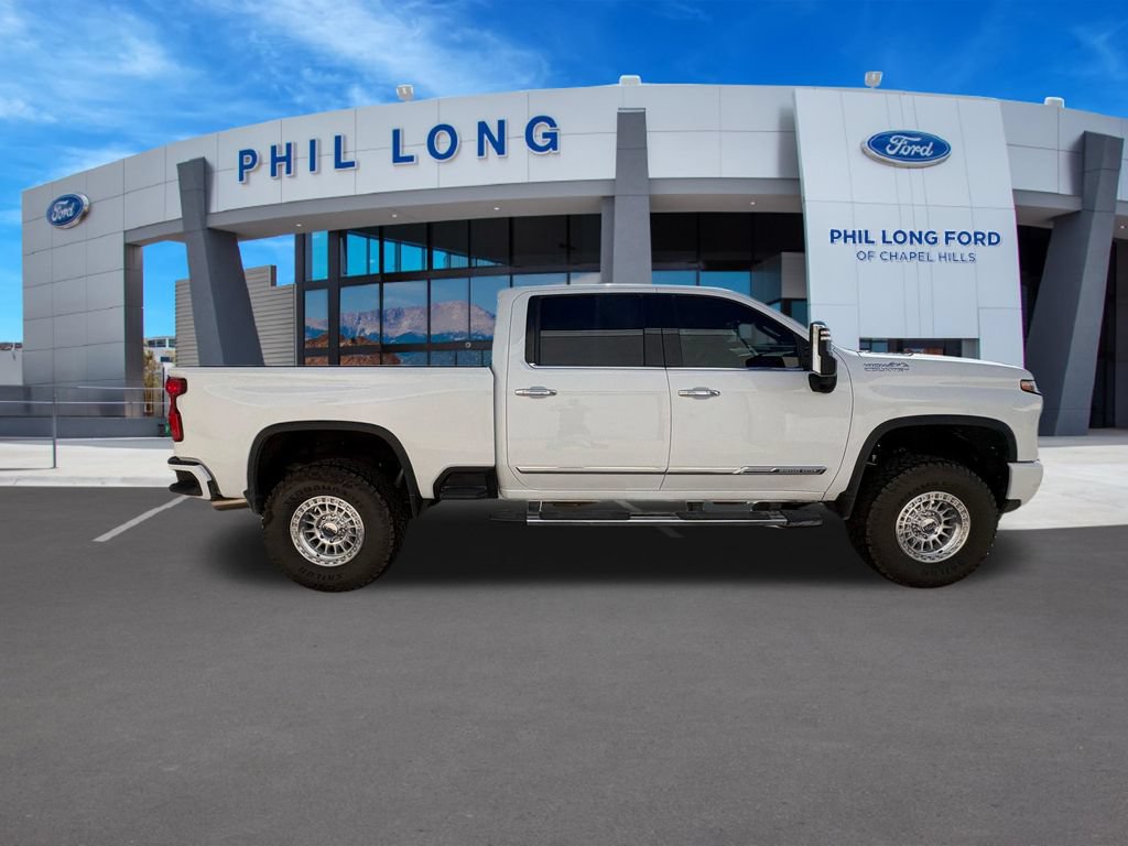 Used 2024 Chevrolet Silverado 2500 High Country w/ High Country Premium Package AWD/4WD image 7