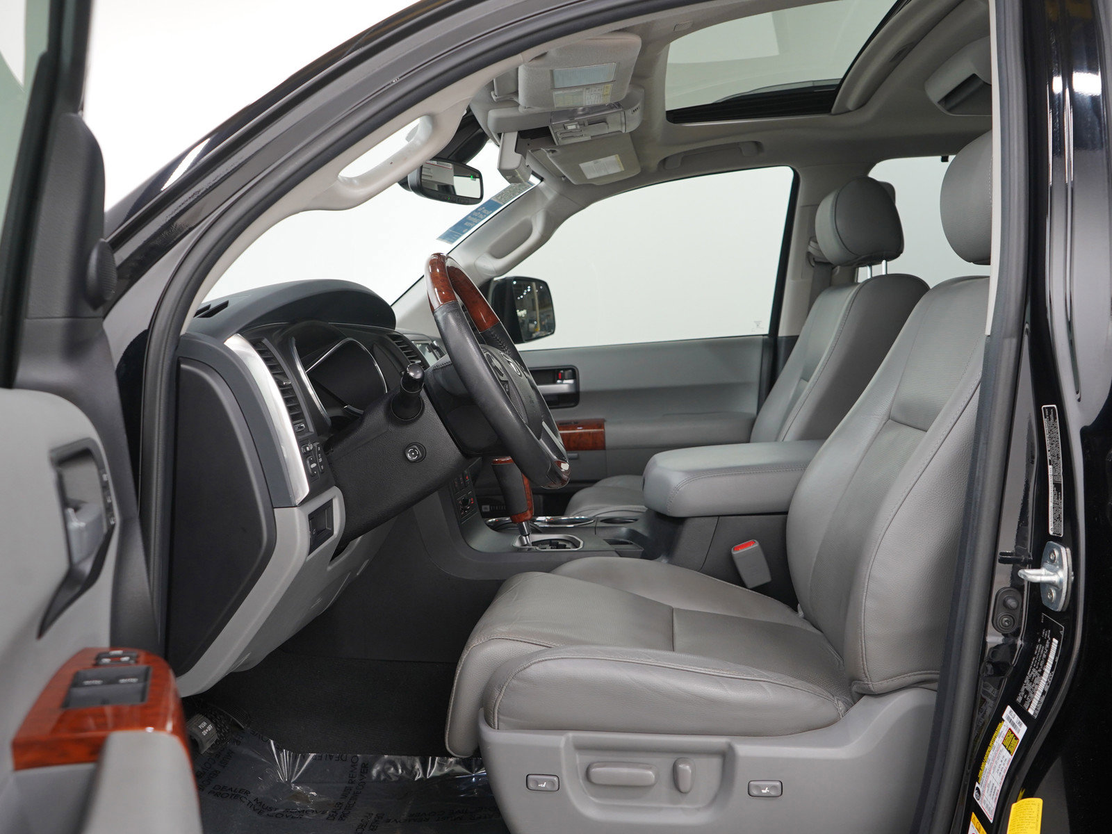 Used 2021 Toyota Sequoia Platinum image 26