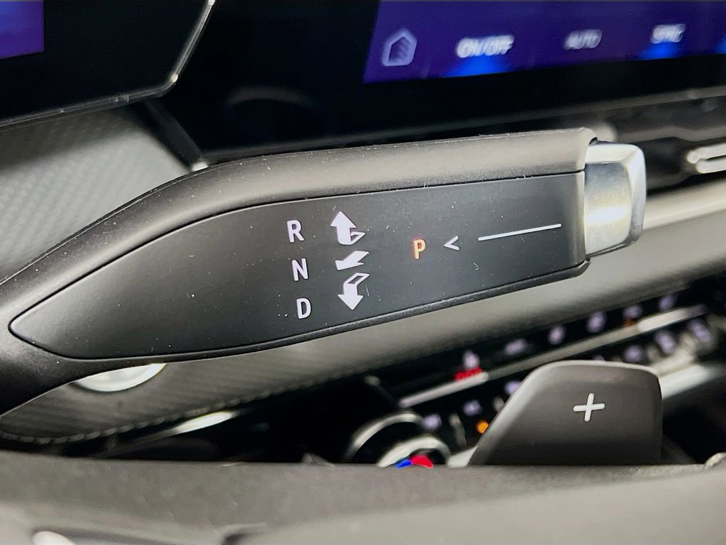 New 2026 Chevrolet Equinox LT w/ Convenience Package II image 17