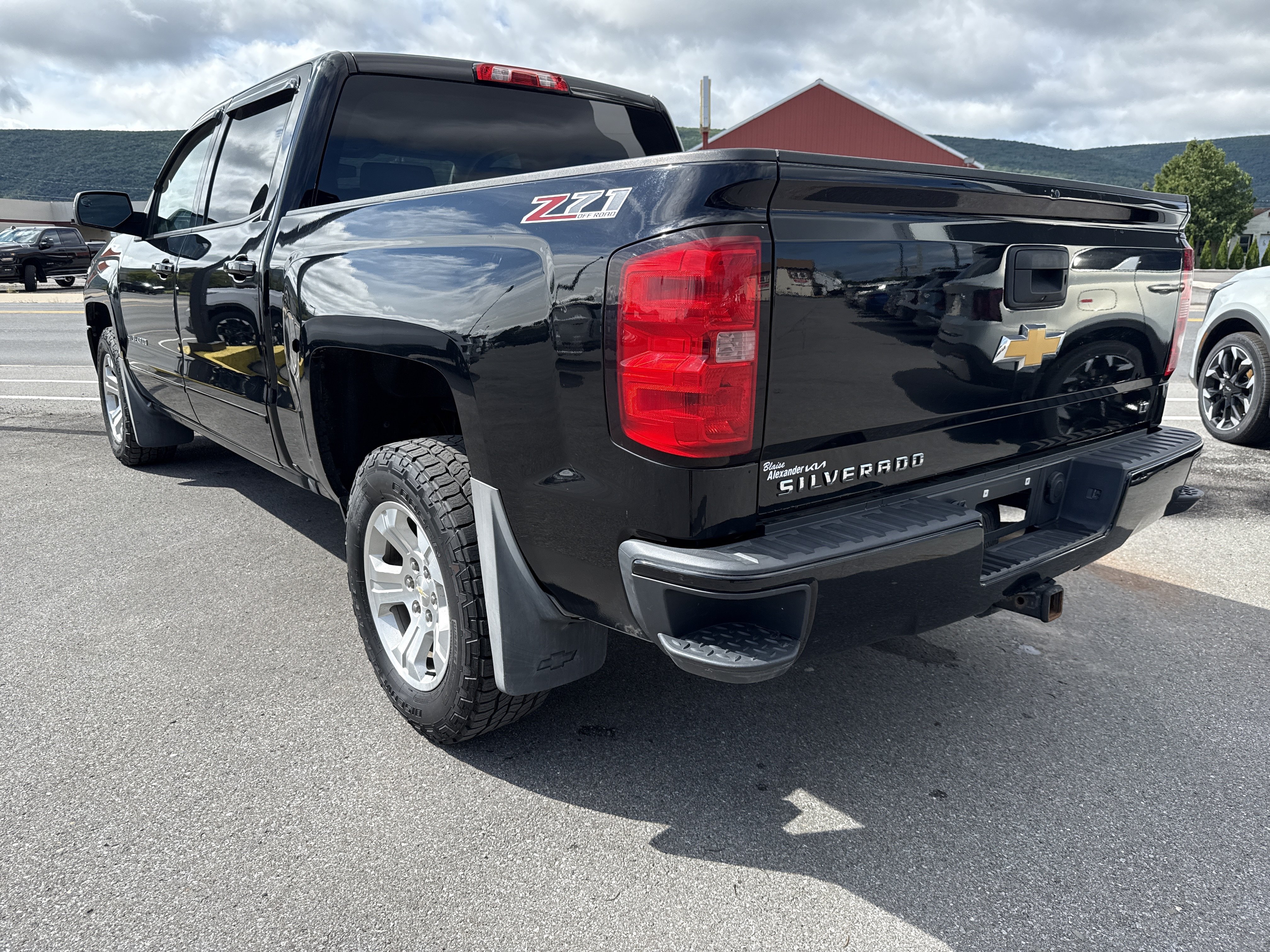 Used 2017 Chevrolet Silverado 1500 LT w/ All Star Edition AWD/4WD image 6