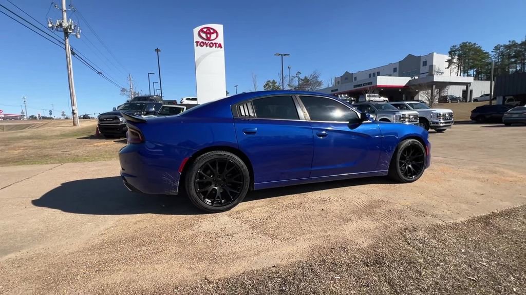 Used 2020 Dodge Charger SXT w/ Leather Interior Group image 7
