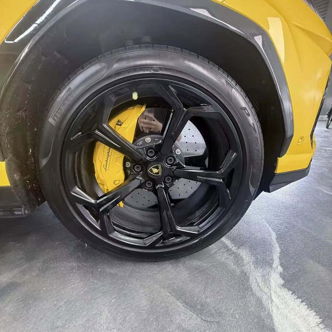 Used 2022 Lamborghini Urus image 28