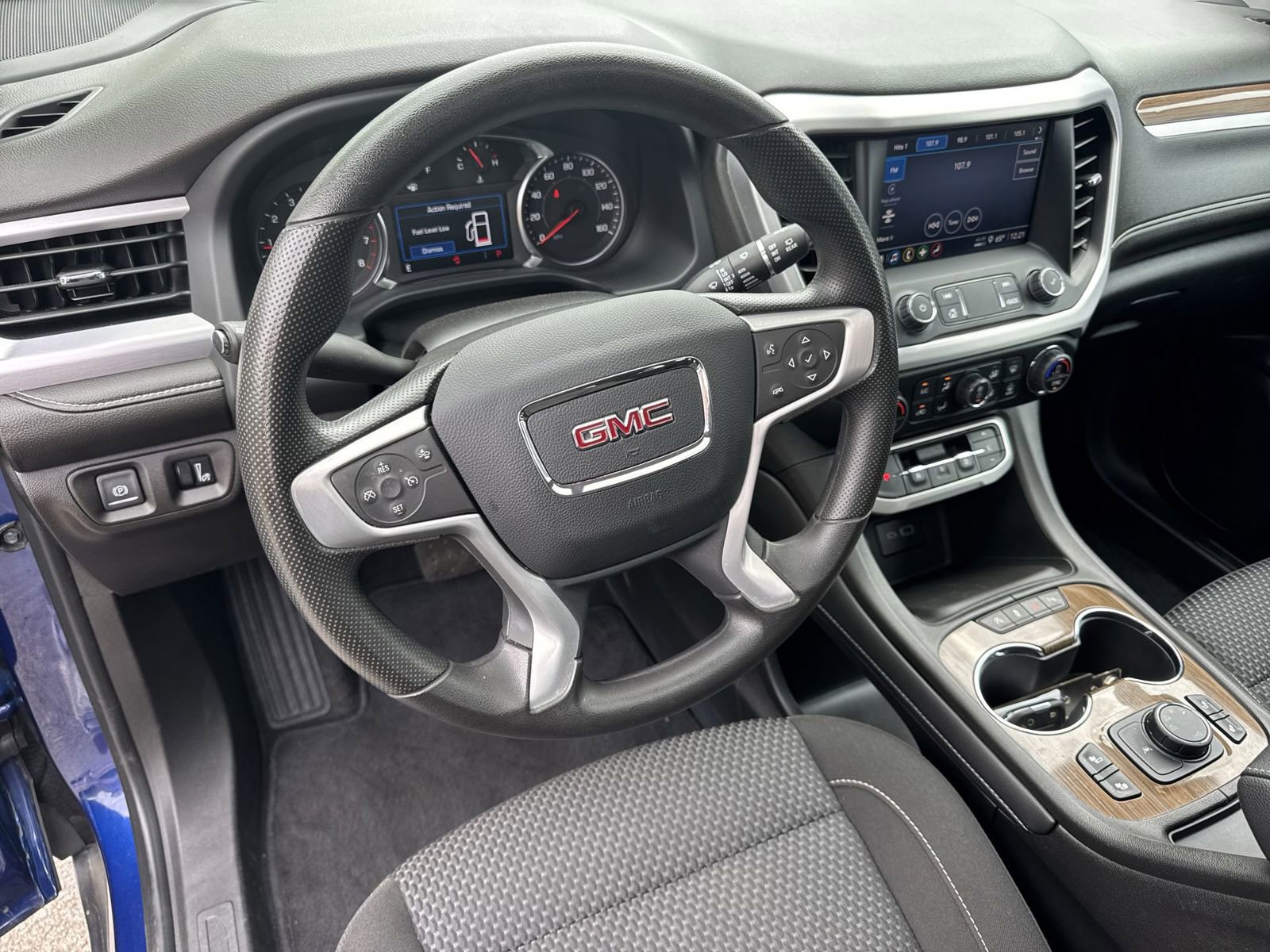 Certified 2023 GMC Acadia SLE w/ Driver Convenience Package image 17