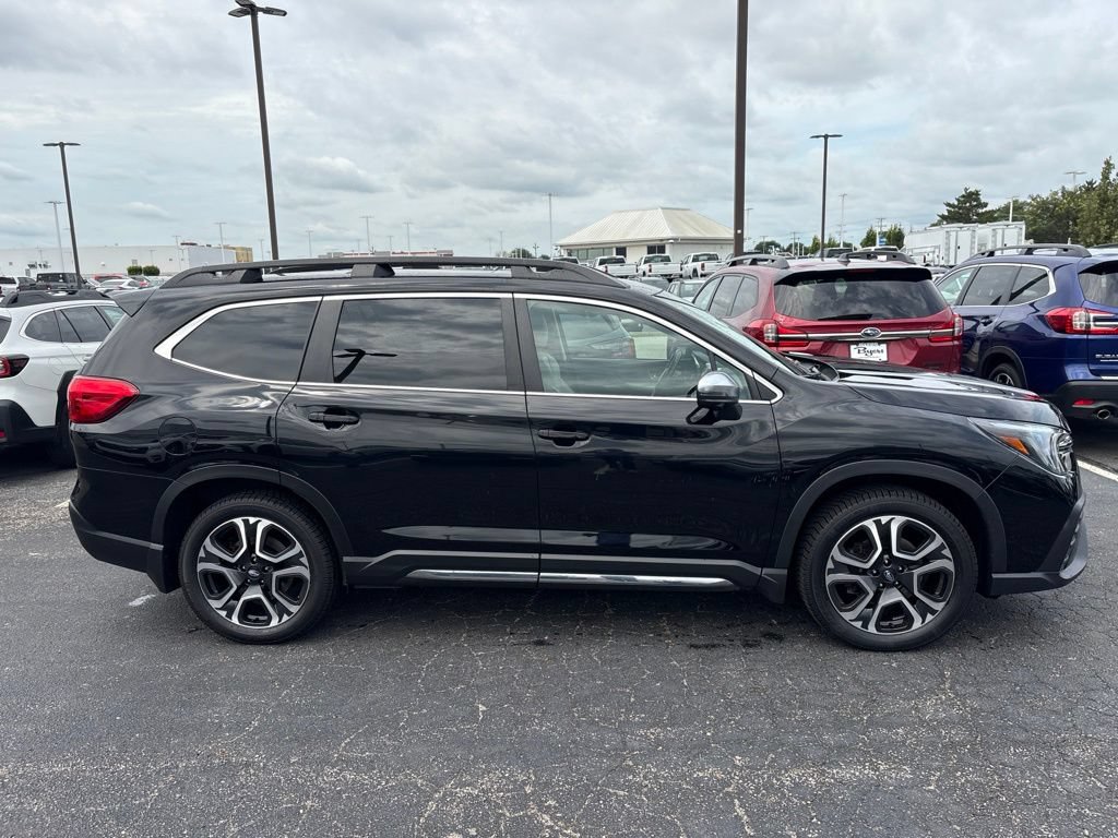Used 2023 Subaru Ascent Limited w/ Technology Package AWD/4WD image 2