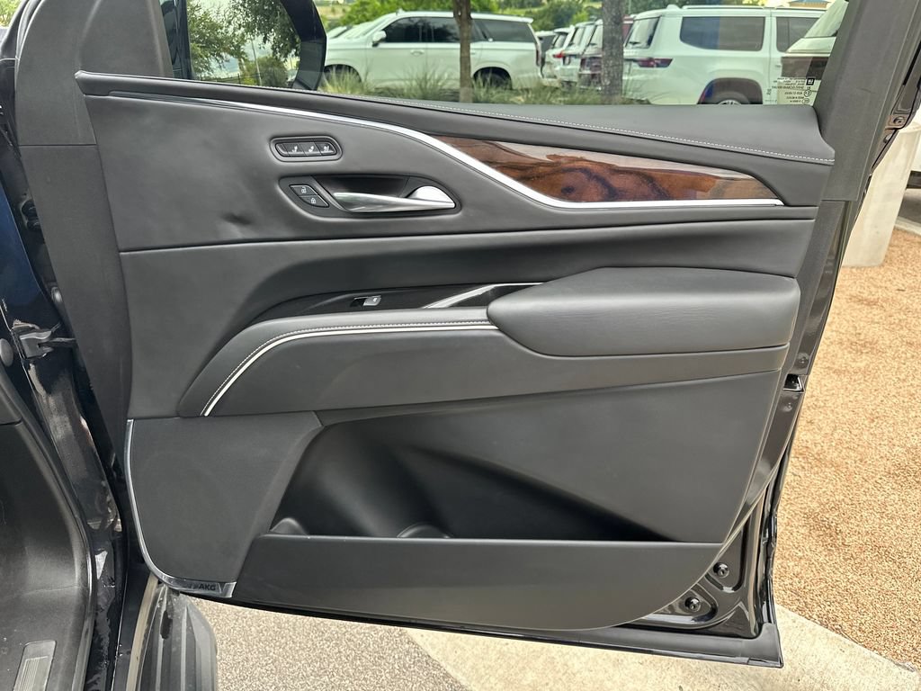 Used 2021 Cadillac Escalade Sport Platinum AWD/4WD image 35