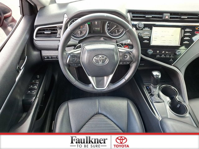 Used 2018 Toyota Camry L image 11