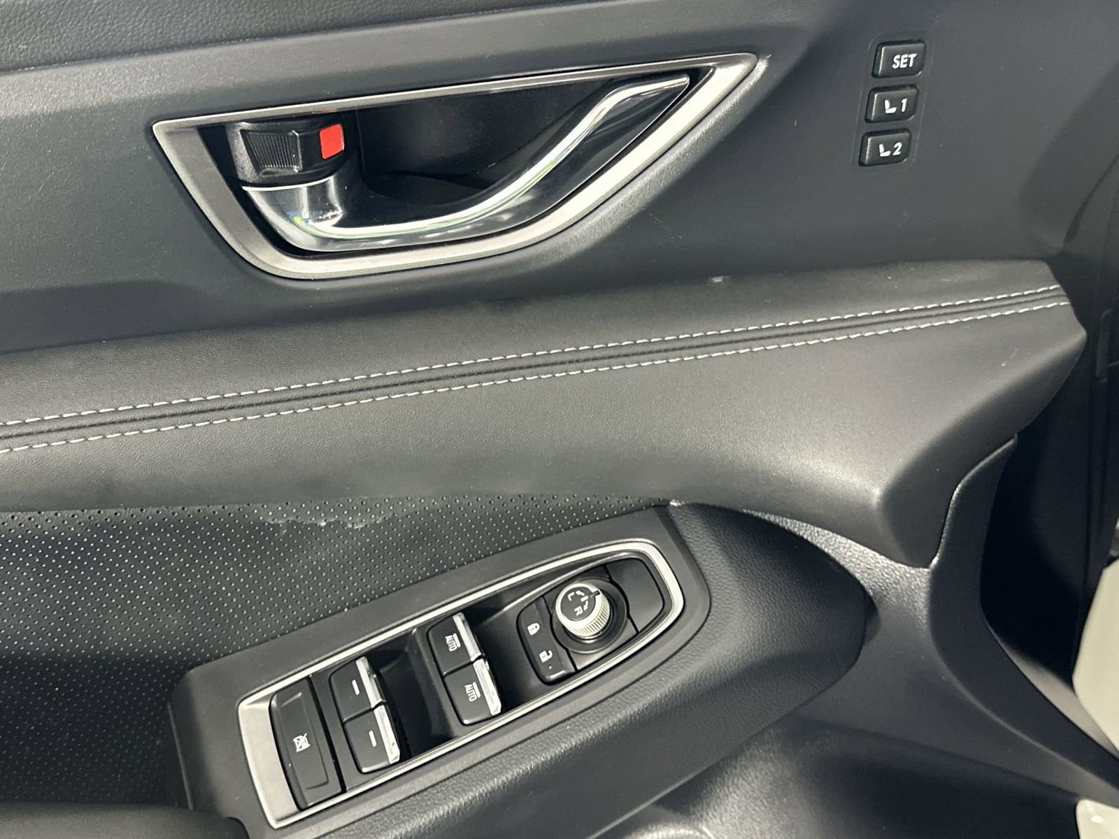 Used 2023 Subaru Ascent Limited image 13