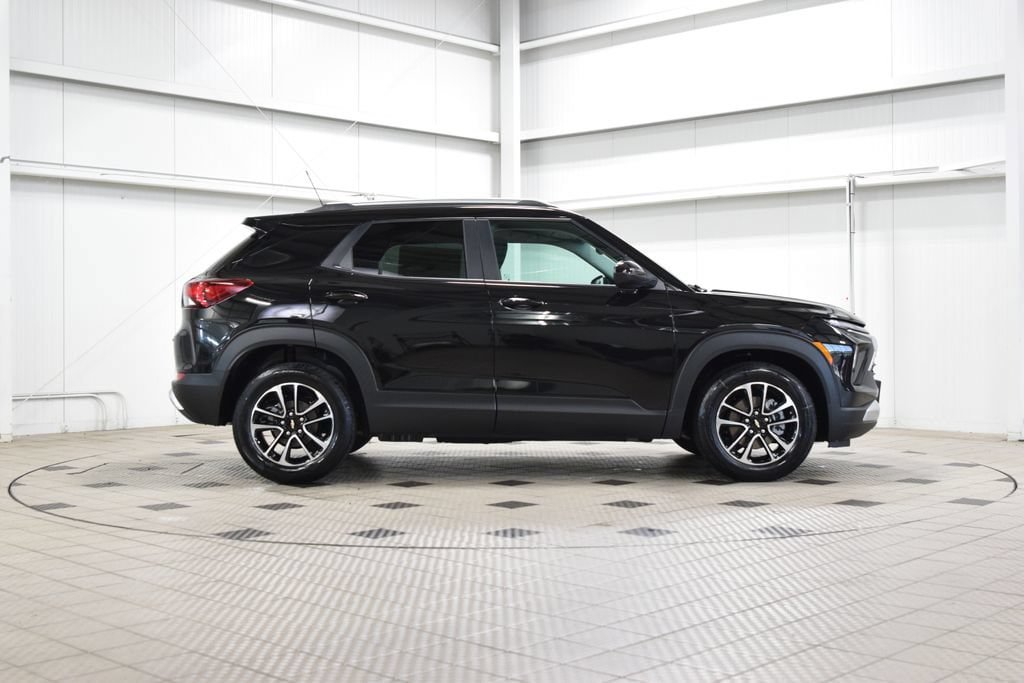 New 2026 Chevrolet TrailBlazer LT w/ Convenience Package FWD image 9